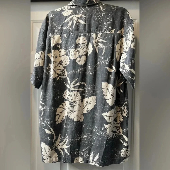 Tommy Bahama | men’s Just Coasting Paradise camp shirt. Size: M - Picture 2 of 16